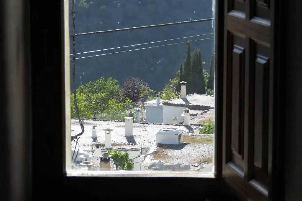 Villa Casa La Soleá. Vistas al pueblo y la Sierra Bubión Сasa de vacaciones